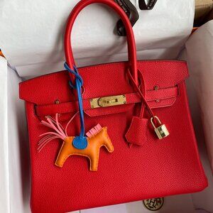 Please see the second picture，Hermes  bag in classic color scheme, excellent con